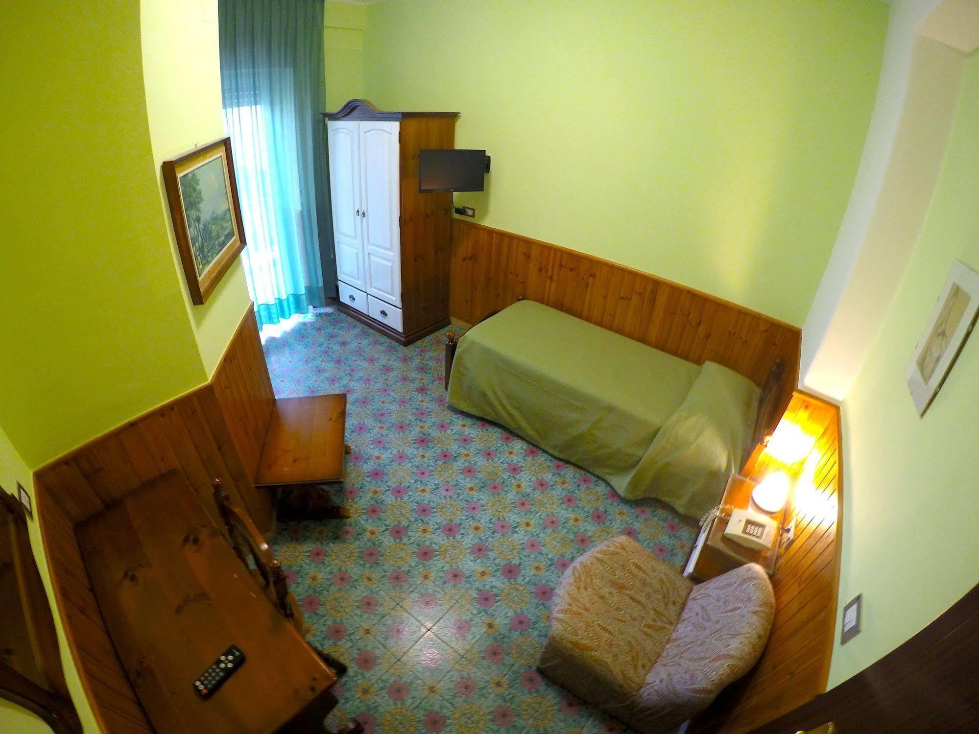 Hotel Tourist 3*